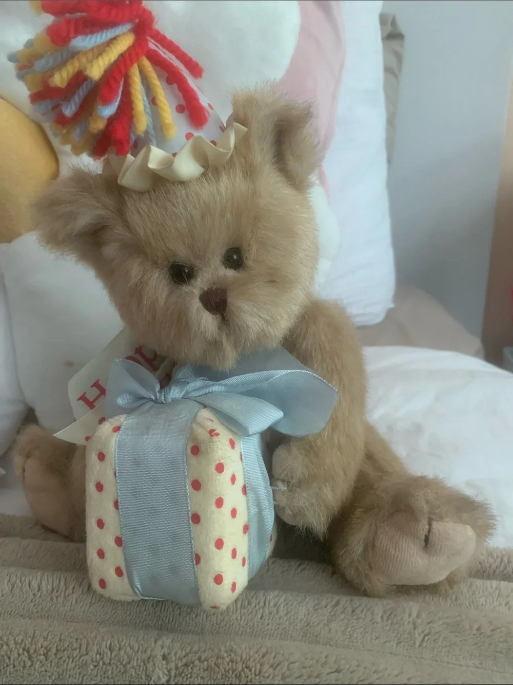 Bearington Collection Birthday Bear with Party Hat and Gift - Cream
